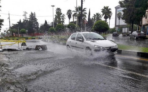 بارش تگرگ و آبگرفتگی در راه سیستان وبلوچستان/ شهروندان از حضور در حواشی رودخانه‌ها اجتناب کنند